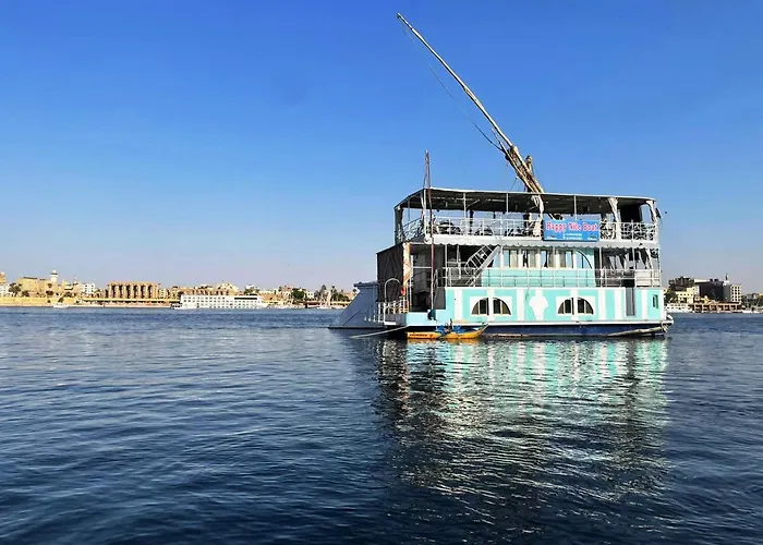 Floating Hotel- Happy Nile Boat