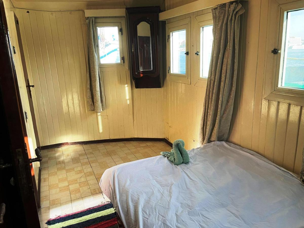 Floating Hotel- Happy Nile Boat Ботель Луксор