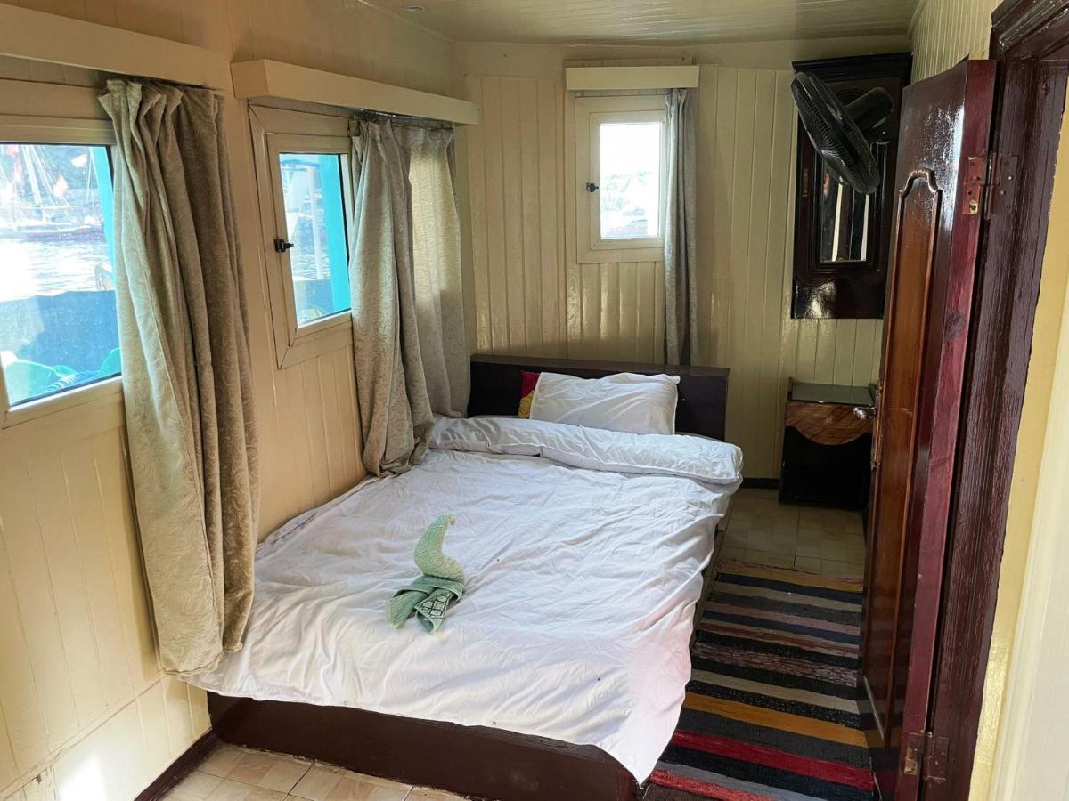 Floating Hotel- Happy Nile Boat Ботель Луксор