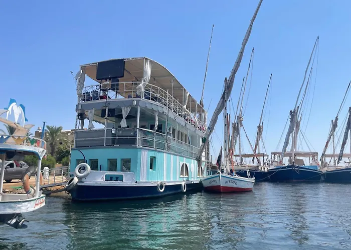 Floating Hotel- Happy Nile Boat